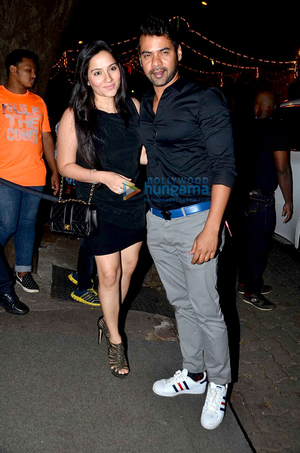 shilpa rings in raj kundras birthday 15