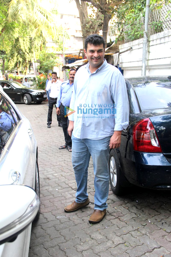 Siddharth Roy Kapur, Aditya Roy Kapur & Kunaal Roy Kapur snapped during house hunt in Bandra