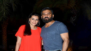 Suniel Shetty & Mana Shetty snapped post dinner at a restaurant in Bandra
