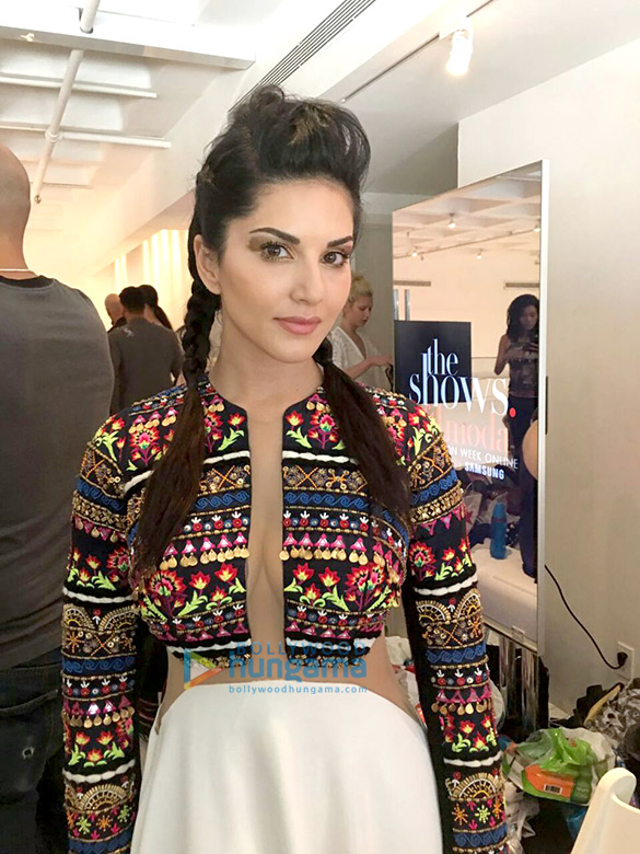 sunny leone walks the ramp at new york fashion week for archana kochhar 6