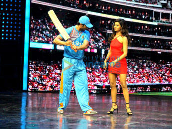 Sushant Singh Rajput promotes 'M.S. Dhoni - The Untold Story' on the sets of 'Dance+'