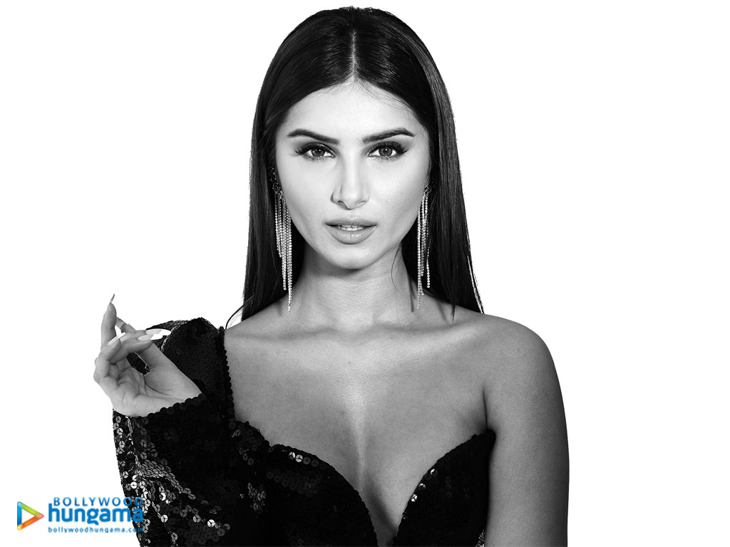Tara Sutaria Tara Sutaria