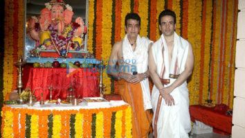 Tusshar Kapoor & Jeetendra snapped at Ganesha celebrations