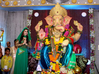 Urvashi Rautela visits the Andheri Cha Raja Ganpati