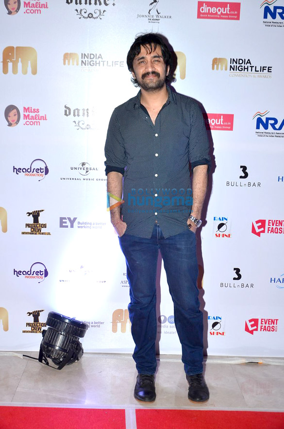 varun dhawan graces india nightlife convention awards 9