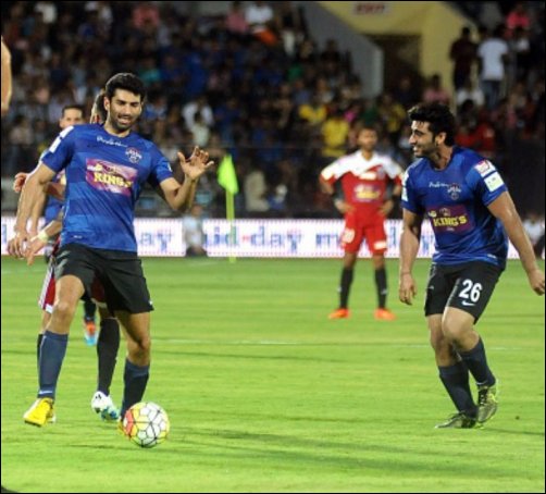 check out a charity match between bollywood celebrities and cricketers 8