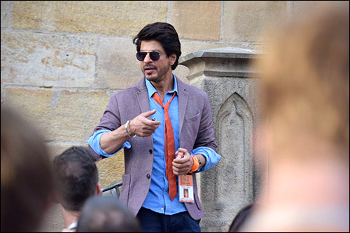check out shah rukh khan shoots for imtiaz alis next in prague 5 check out shah rukh khan shoots for imtiaz alis next in prague 5