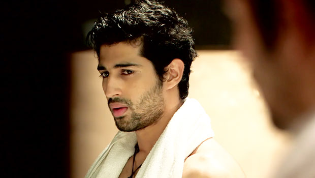 Aashim Gulati’s ENTERTAINING Rapid Fire On Kissing Maghuri Dixit, Iron Man Under The Sheets Aashim Gulati’s ENTERTAINING Rapid Fire On Kissing Maghuri Dixit, Iron Man Under The Sheets