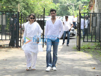 Akshay Kumar, Abhishek Bachchan and others attend the funeral of Shilpa Shetty's father