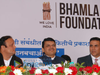 Hon CM Devendra Fadnavis & Akshay Kumar at Bhamla Foundation's 'Jaanbachao' initiative