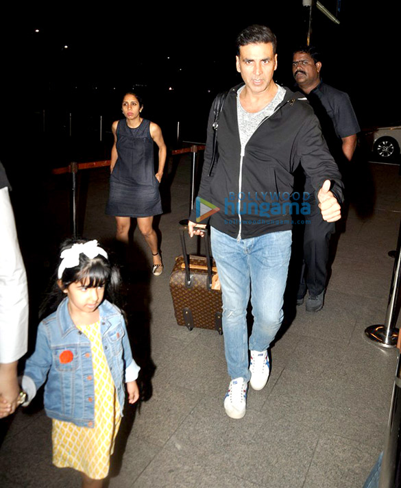 akshay and family depart for holidays in dubai 5
