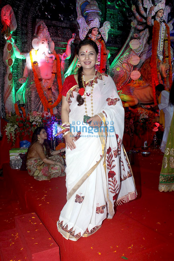 alia and kajol grace navratri celebrations 9