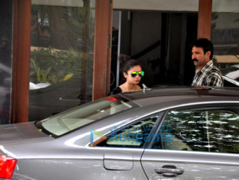 Alia Bhatt snapped post her visit at Sidharth Malhotra's home in Bandra