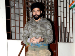 Farhan Akhtar snapped in Bandra after dubbing for Rock On!! 2