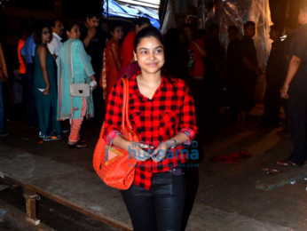 Kajol graces Durga ceremony in Mumbai