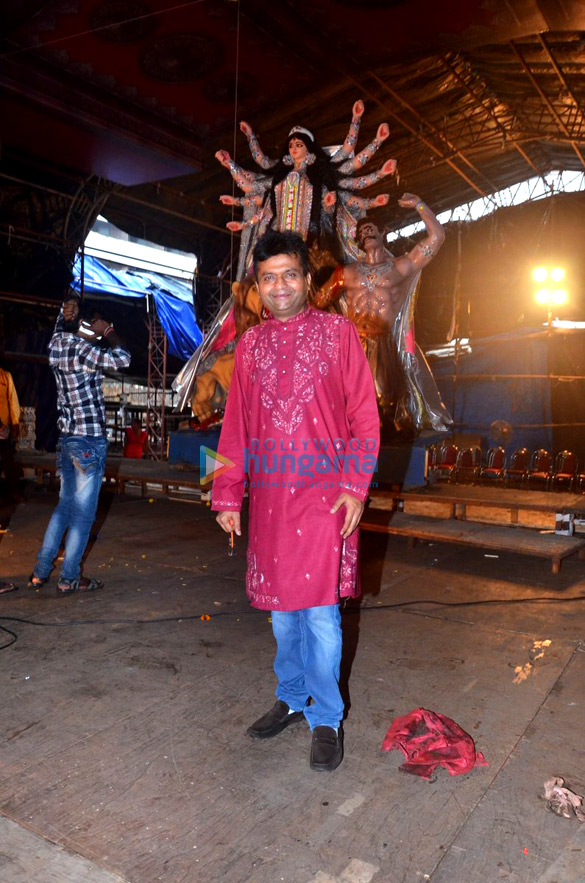 kajol graces durga goddess ceremony 5