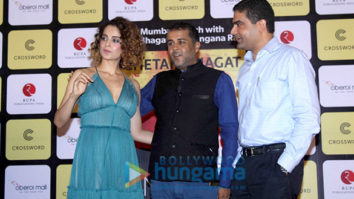 Kangna Ranaut unveils Chetan Bhagat’s book ‘One Indian Girl’