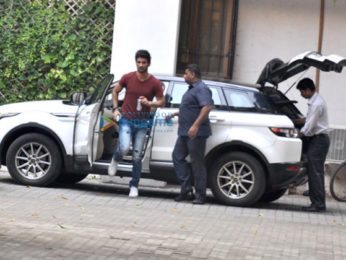 Parineeti Chopra & Sushant Singh Rajput snapped in Khar