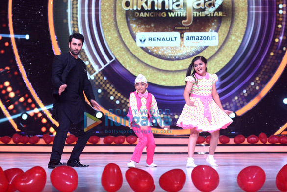 ranbir kapoor promotes ae dil hai mushkil on jhalak dikhhla jaa 2