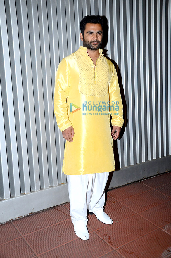 srk and many more at sachin joshis diwali bash 21