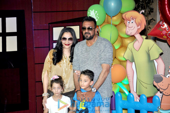sanjay dutt celebrates his kids birthday 1