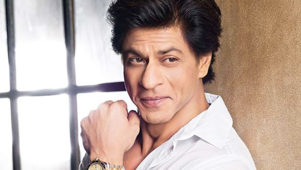 Shah Rukh Khan Shares One Of ‘Raees’ Dialogues At Band Stand Beautification Drive Shah Rukh Khan Shares One Of ‘Raees’ Dialogues At Band Stand Beautification Drive