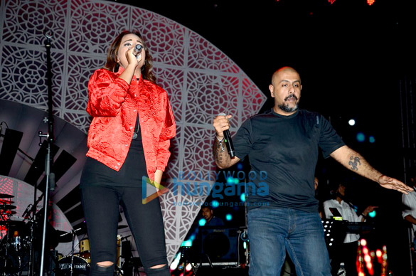 sonakshi sings at the bollywood music project concert 3