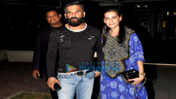 Suniel Shetty & Sanjay Kapoor snapped post dinner in Bandra