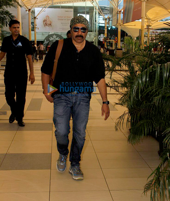 sushant sunny snapped at the airport 5
