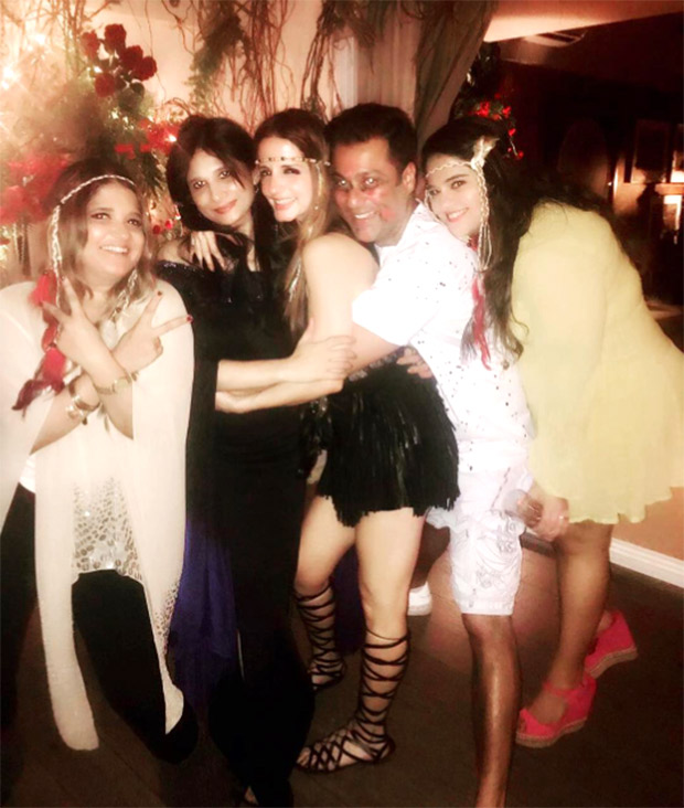 sussanne khan 3 2 sussanne khan 3 2