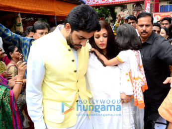 The Bachchan's grace the Durga Ashtami puja in Mumbai