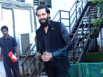 Varun Dhawan & Arjun Kapoor on the sets of 'Yaaron Ki Baraat'