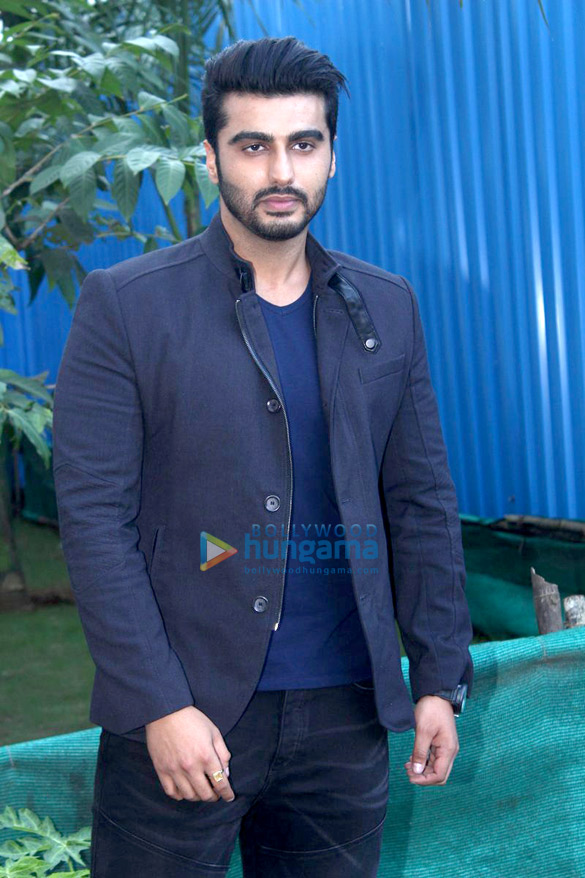 varun dhawan arjun kapoor on the sets of yaaron ki baraat 6