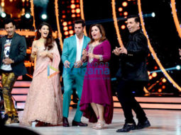 Fit and fine Jacqueline Fernandez shakes a leg with Hrithik Roshan