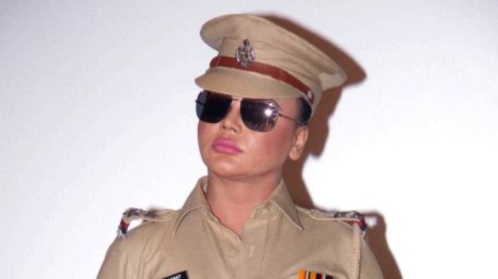 “Sunny Leone Kitni Bhi PORNSTAR Ho…”: Rakhi “Sunny Leone Kitni Bhi PORNSTAR Ho…”: Rakhi