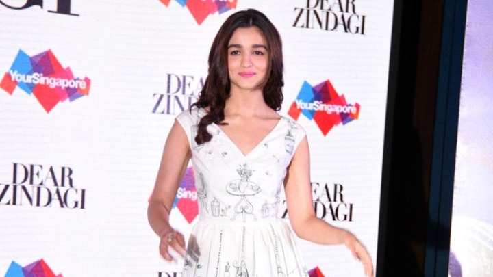 “It Was A MAGICAL Moment Working With Shah Rukh Khan In Dear Zindagi”: Alia Bhatt “It Was A MAGICAL Moment Working With Shah Rukh Khan In Dear Zindagi”: Alia Bhatt