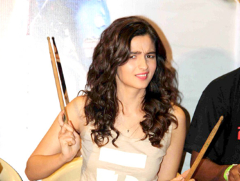 Alia Bhatt celebrates Children's Day with 'Dear Zindagi' promotions