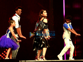 Alia Bhatt promotes 'Dear Zindagi' on the sets of 'Super Dancer'