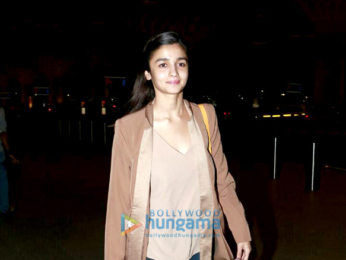 Alia Bhatt, Farhan Akhtar and Vivek Oberoi snapped at the Mumbai airport
