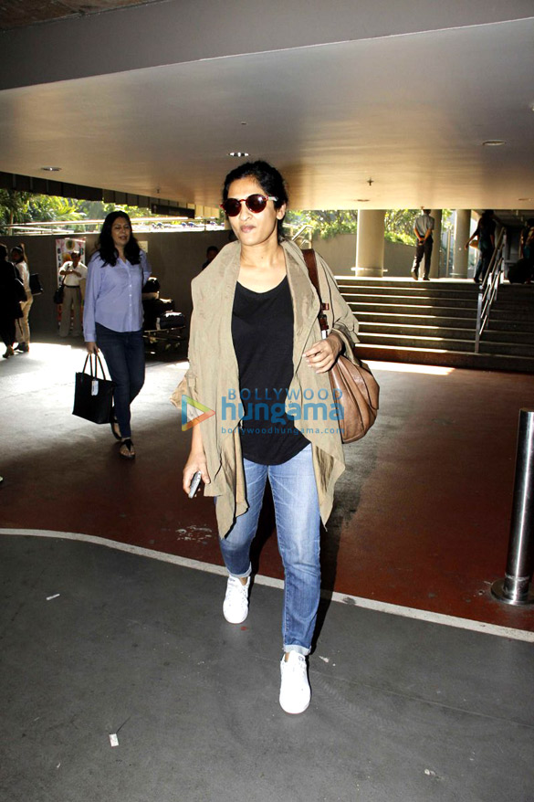 anushka sooraj and others snapped at the airport 3