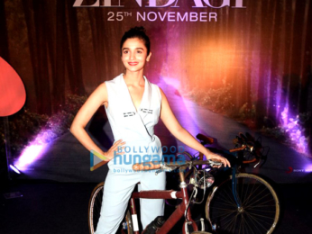 Celebs attend the 'Dear Zindagi' bash in association with Tinder