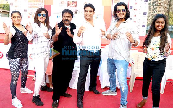 celebs celebrate 76th birth anniversary of bruce lee 5