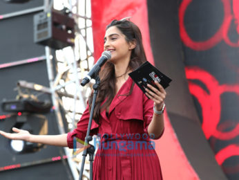 Celebs grace 'Global Citizen Festival India 2016' with Coldplay