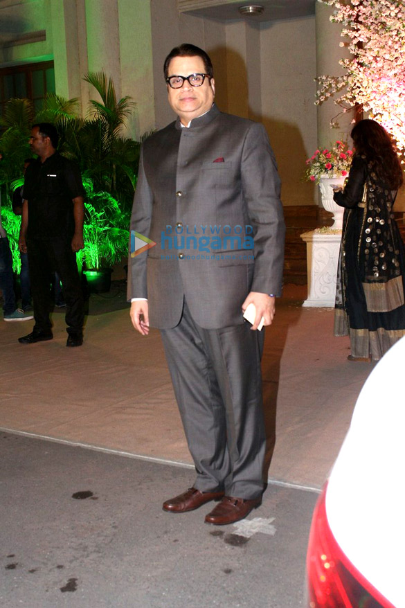celebs grace rikku rakesh nath daughter shaina naths wedding reception 37