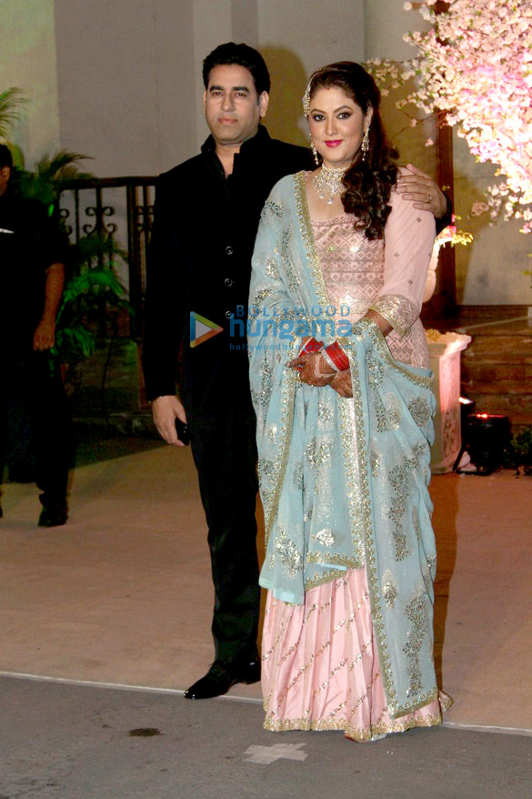 celebs grace rikku rakesh nath daughter shaina naths wedding reception 7