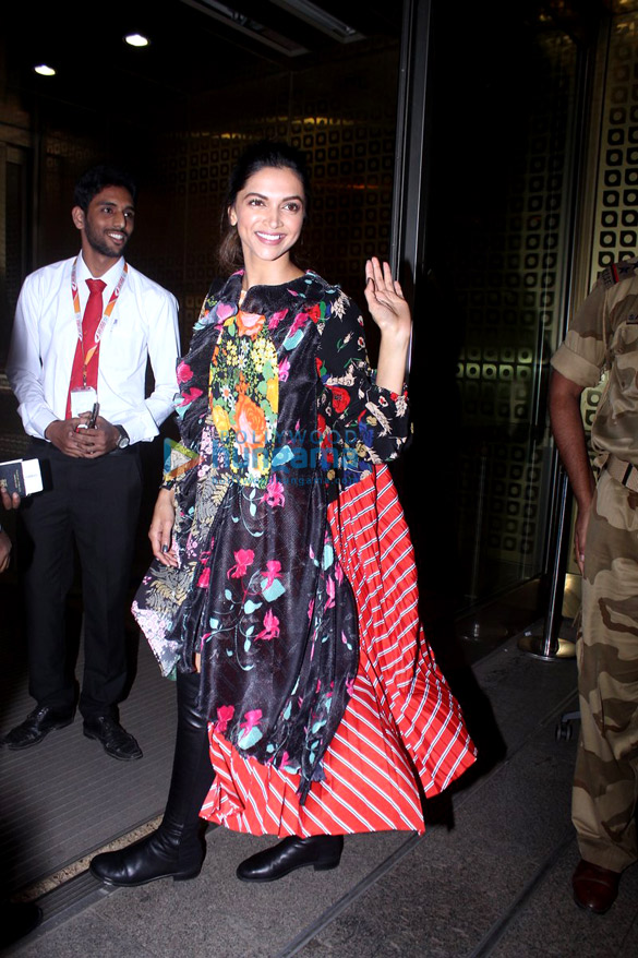 deepika padukone departs for rotterdam1 6