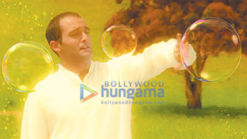 Movie Still From The Film Dil Chahta Hai