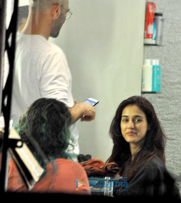 Disha Patani snapped at a salon in Bandra Disha Patani snapped at a salon in Bandra