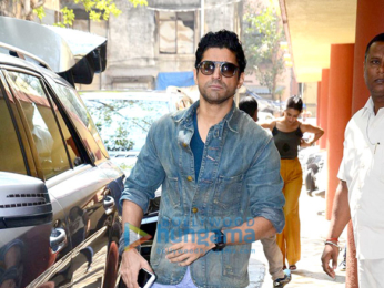 Farhan Akhtar & Shraddha Kapoor promote 'Rock On!! 2' on Red FM 93.5