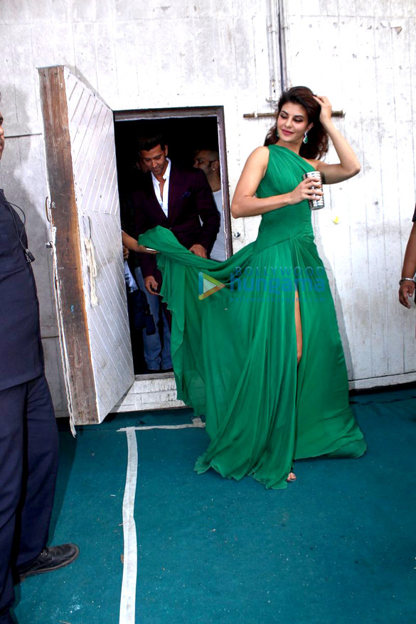 hrithik roshan jacqueline fernandez snapped at an ad shoot 6